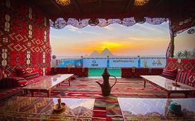 Oscar Pyramids View